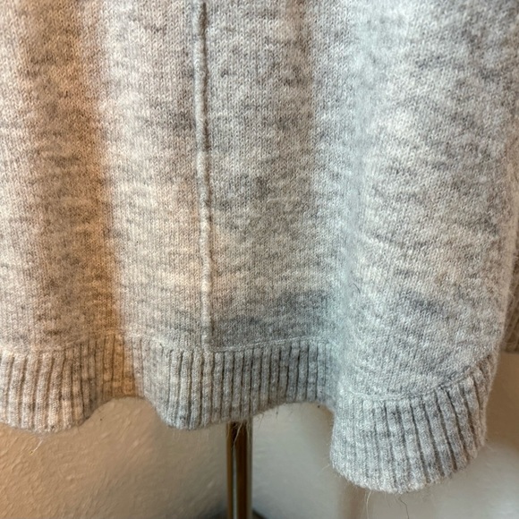 Marled Reunited Snuggly Soft Cowl Neck Sweater | Light Gray & White | Size L - Picture 4 of 7